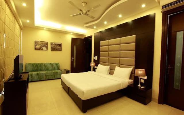 Jasola Suites And Apartments - photo 3