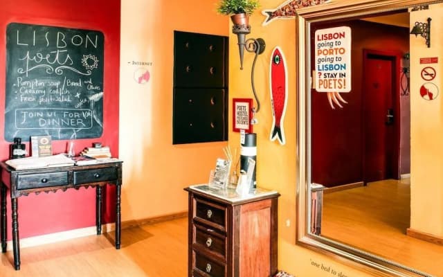 Lisbon Poets Hostel - photo 2