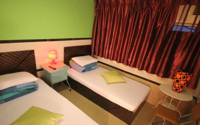 Hong Kong Inn - photo 4
