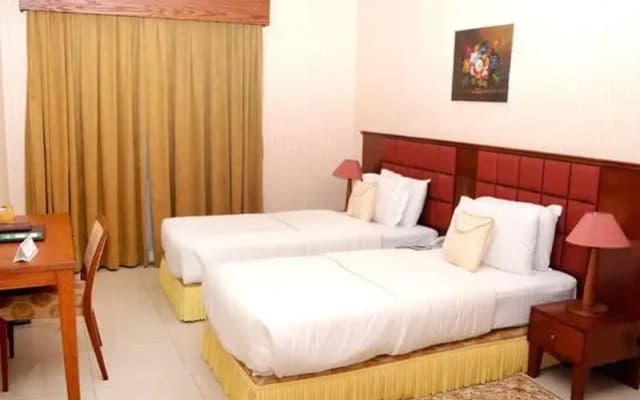 California Suites Hotel - photo 2