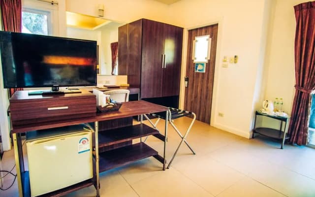 Al's Laemson Resort - photo 3