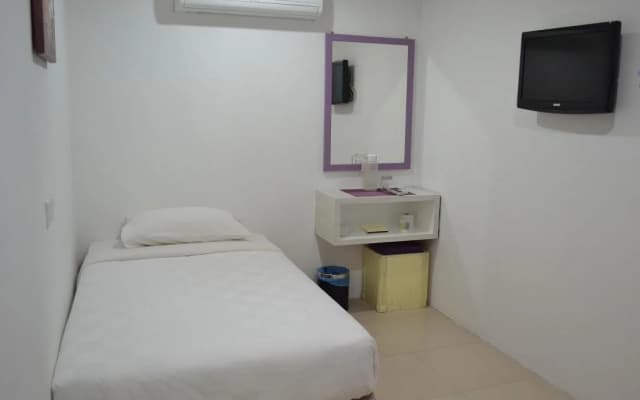 Lavender Hotel Teluk Intan - photo 4