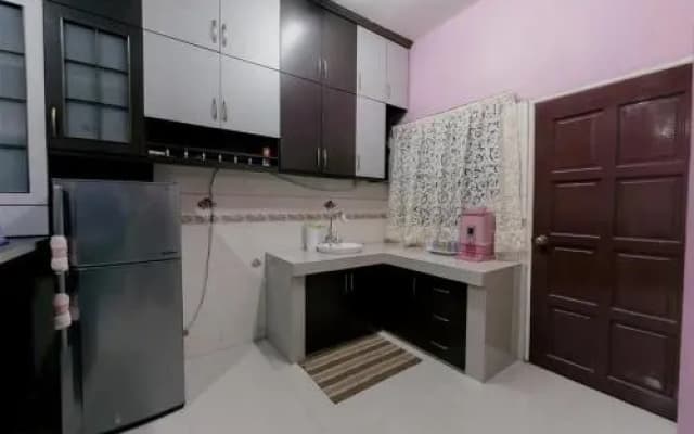 Umaira Meru Raya Homestay - photo 5