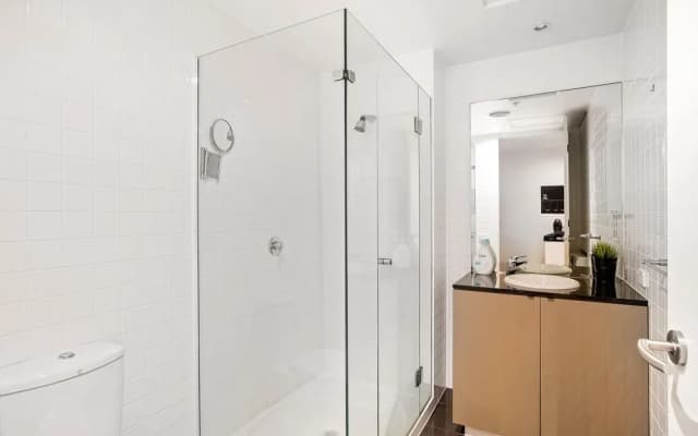 Sanctuary Apartments - Collins St CBD - photo 5