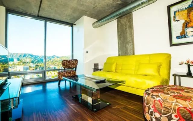 Hollywood Paloma Apartment - photo 2