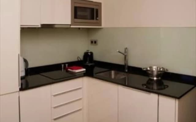 Roomspace Sandoval Apartments - photo 2