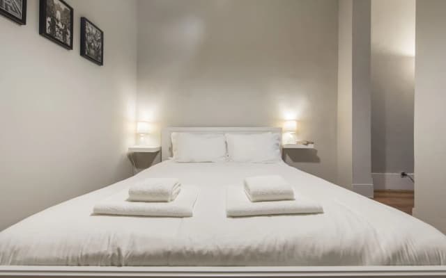 Trendy & Lightful Apartment - photo 4