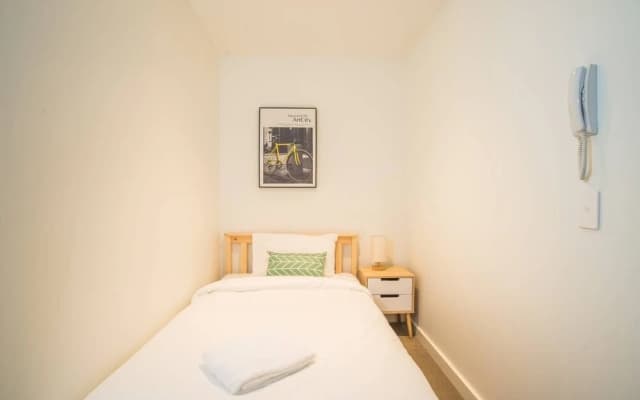 Amazing 3beds3bath Townhouse@rosebery - photo 5