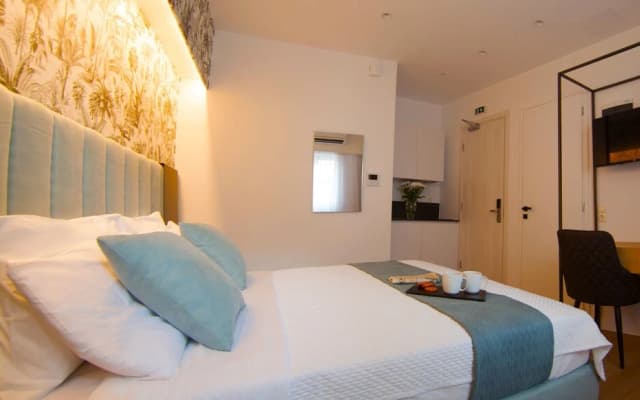 Phaedrus Living Modern Kriel Suites 204 - photo 2