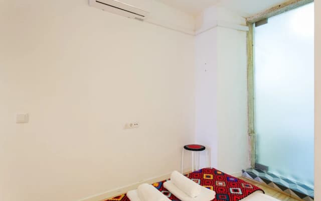 Bica Elevator Apartment Rentexperience - photo 2