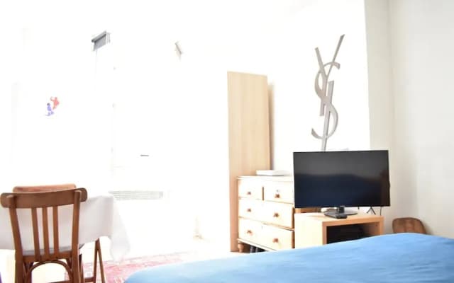 1 Bedroom Apartment In Central Paris - photo 5