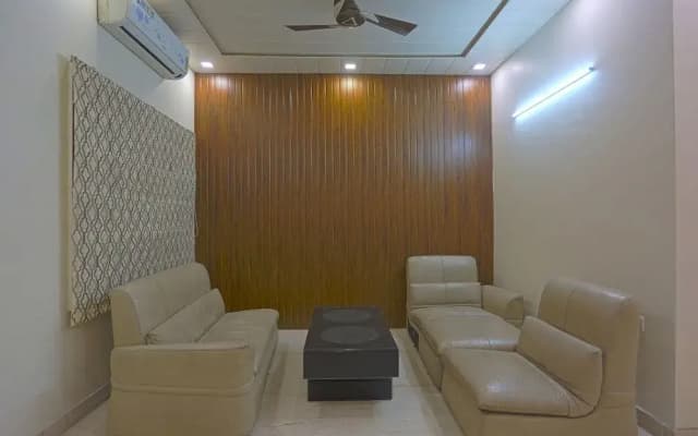 Oyo 41667 Paschim Vihar Inn - photo 2