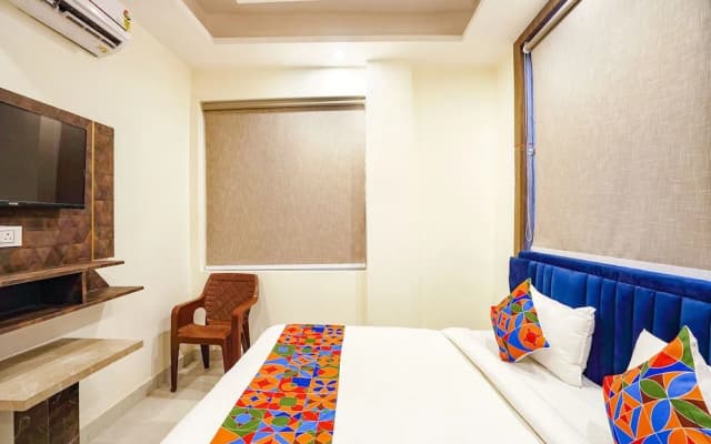 Fabhotel The Luxe Inn - photo 2