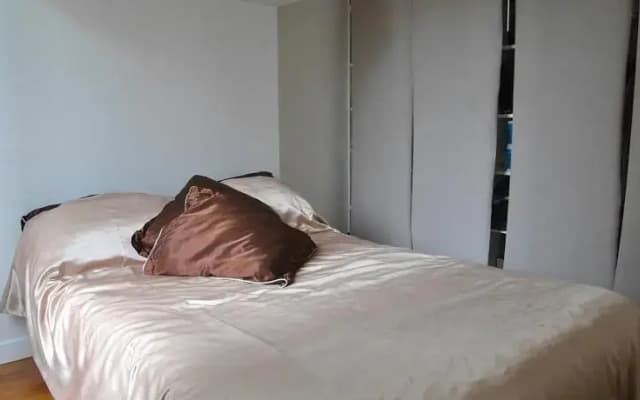 One Separated Bedroom Saint Sebastien - photo 2