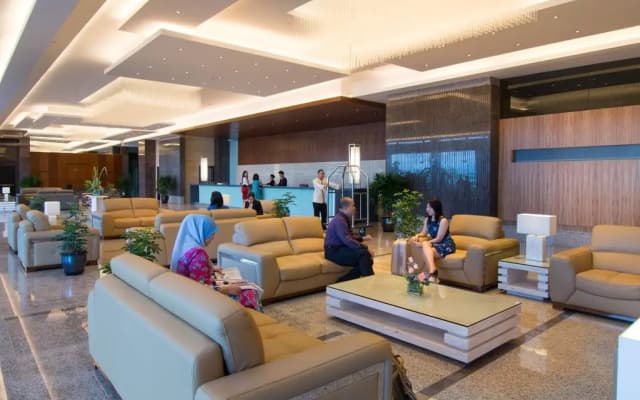 Imperial Suite Kuching - photo 2