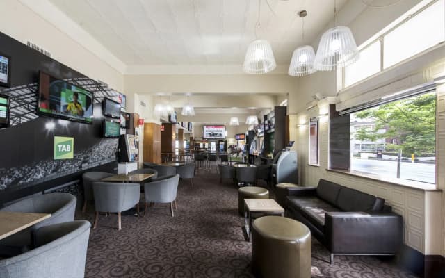 Royal Hotel Randwick - photo 2