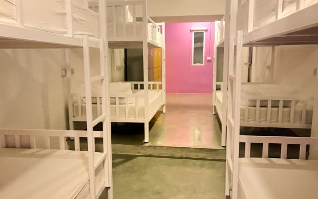 U-Sabai Hostel - photo 4