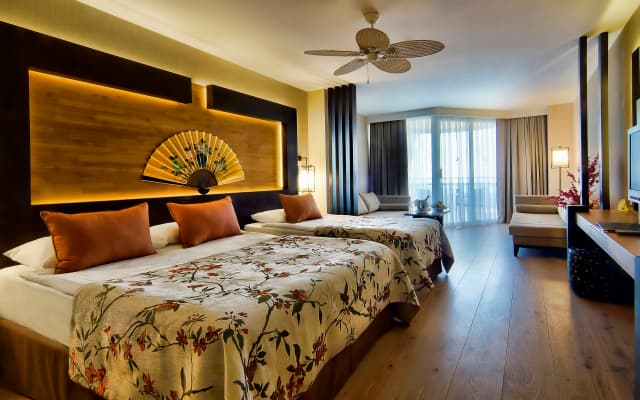 Limak Lara De Luxe Hotel and Resort - photo 4