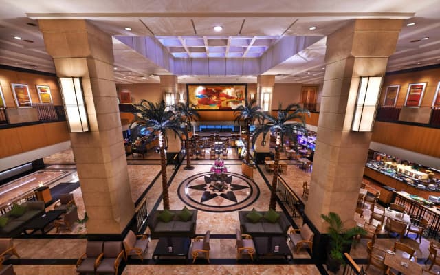 Corus Hotel - photo 2