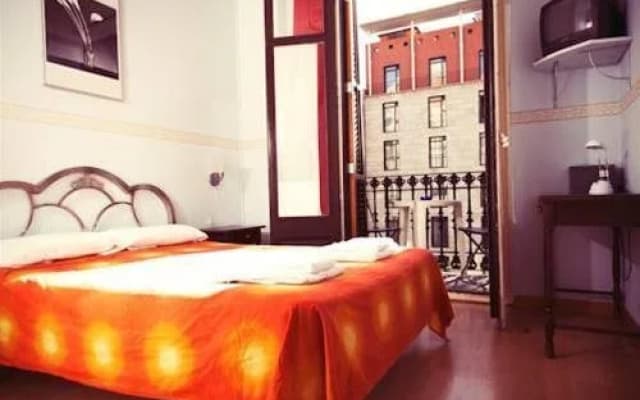 Hostal Central - photo 2