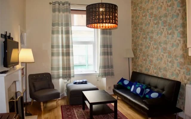 Central & Comfortable Flat - Sleeps 4 - photo 5