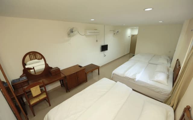 Joy Motel - photo 3