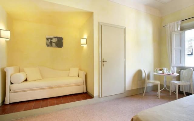 Michelangelo Guest House - photo 2