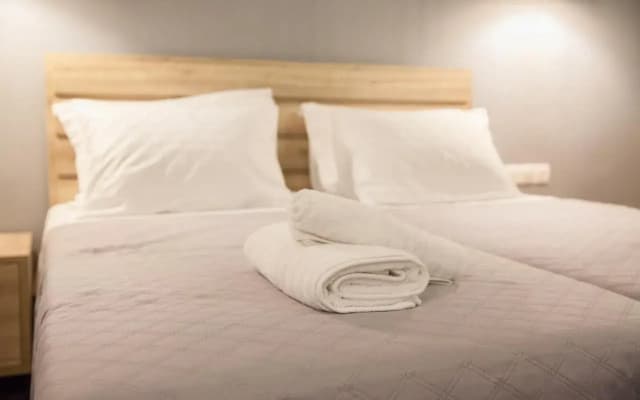 2 The Point Suites - photo 2