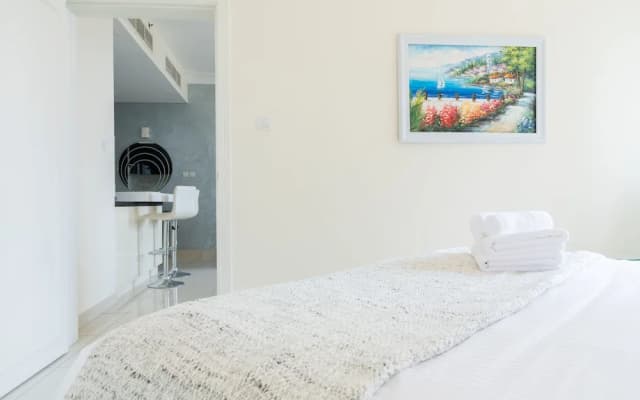 Maison Privee - Luxury Urban Retreat w/ Burj Khalifa Views - photo 5