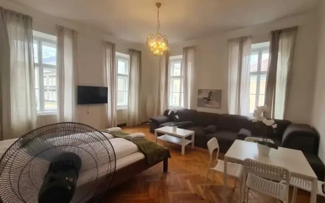 Chic 3BR Belvedere Apartment - photo 4