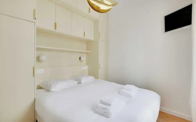 Elegant Apartment -2br/6p - Pere Lachaise - photo 4