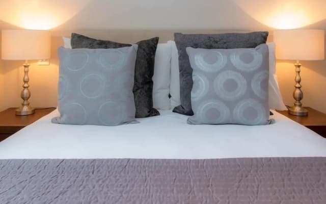 Ealing Apartments - photo 2