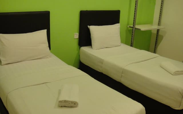 LSN Hotel Taman Connaught - photo 4