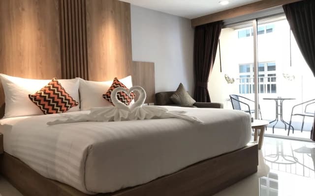 May Hotel - photo 2