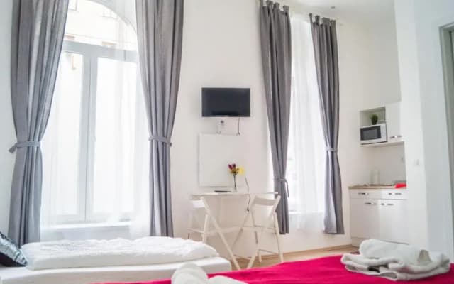 Brilliant 1br Apt - Perfect for Longstays - photo 2