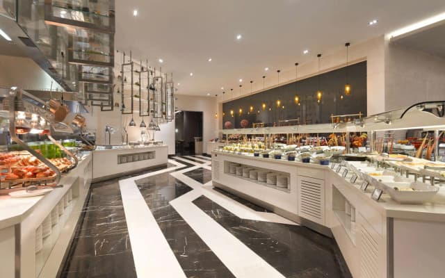 Wyndham Grand Levent Istanbul Hotel & Conference Center - photo 3