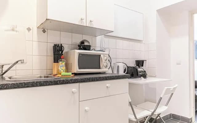 Modern Studio with Easy City Access - photo 3