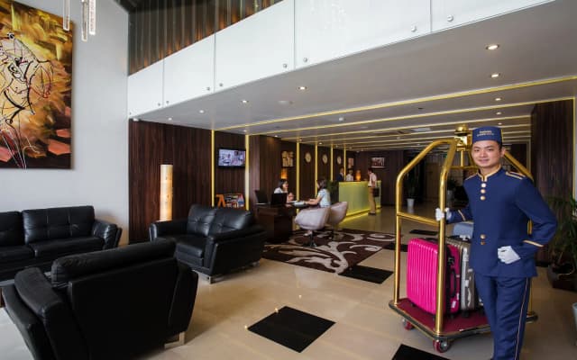 Parkside Sunline Hotel - photo 2