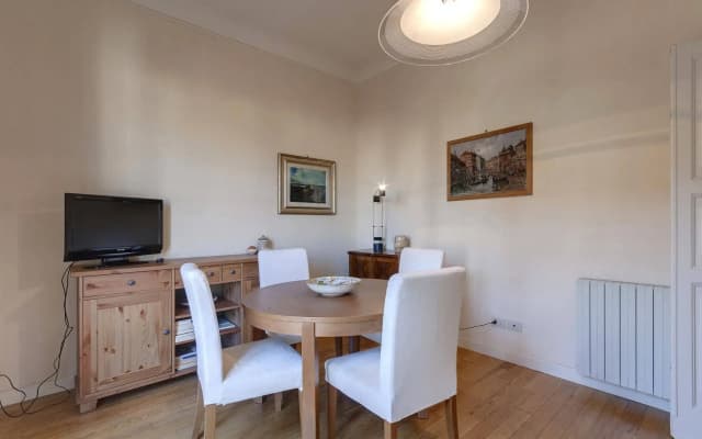 Florence Apartments Home Feeling - photo 3