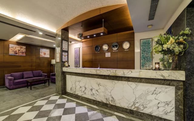 New Haven Hotel Greater Kailash by OYO - photo 2