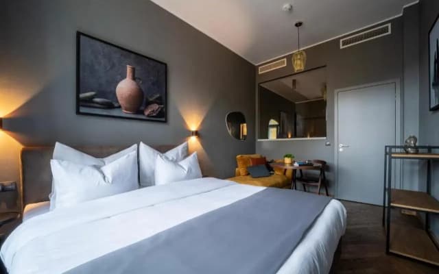 The Viaduct Suites & More - photo 3
