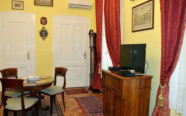 Veres Palne Central Apartments - photo 2
