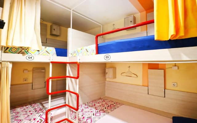 Mel's Dorm - photo 2