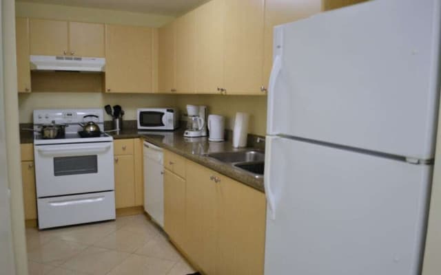 Apartments At Shamrock Gables - photo 4