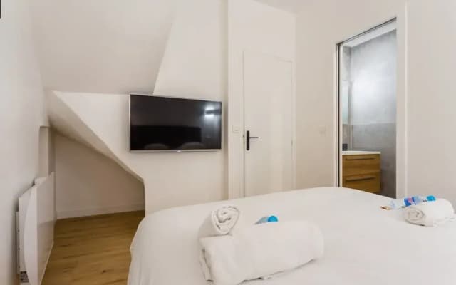 Elegant Apartment - 2bd/6p - Hotel de Ville - photo 4