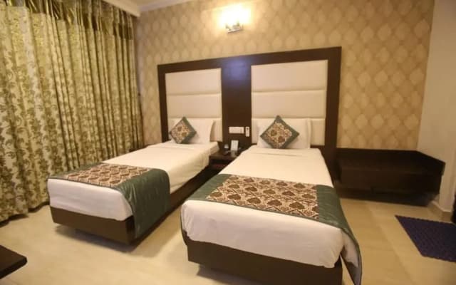 Hotel Amar Inn - photo 4