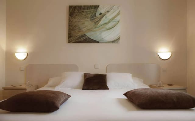 THC Hostal Bergantin - photo 2