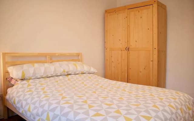 2 Bedroom Seaside Flat - photo 5