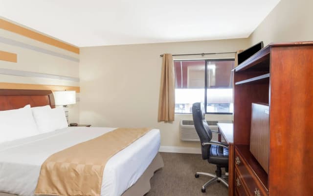 Knights Inn Downtown Los Angeles - photo 4