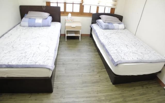 Campfire Guesthouse - photo 5